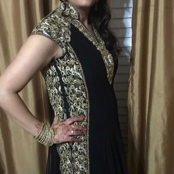 Dress - Picture 2 of 4